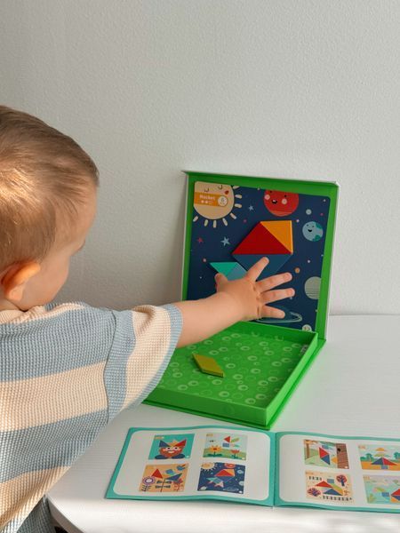 Дерев'яна розвиваюча головоломка танграм магнітний Tooky Toy TF642 фото